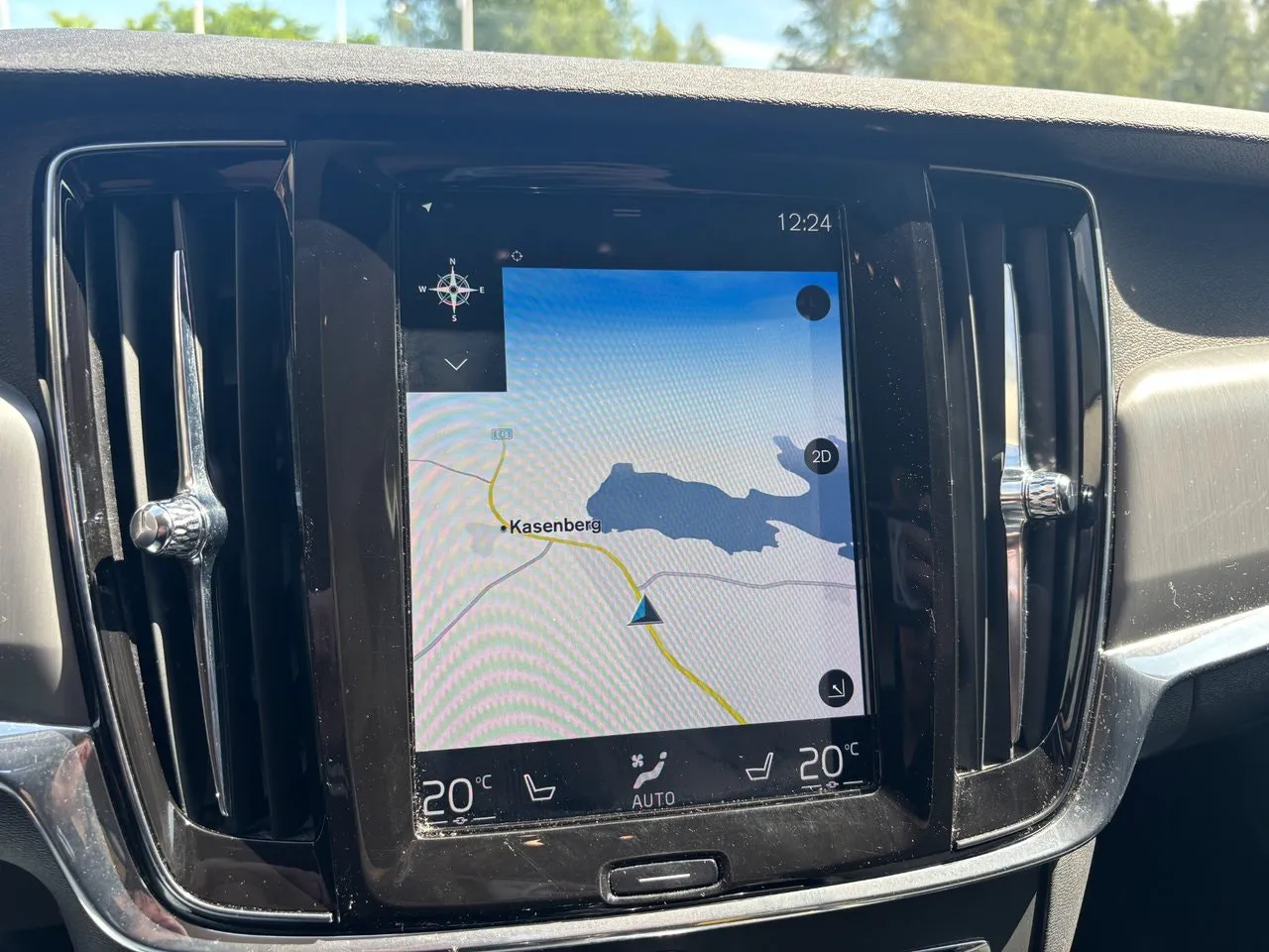 Vehicle image 25