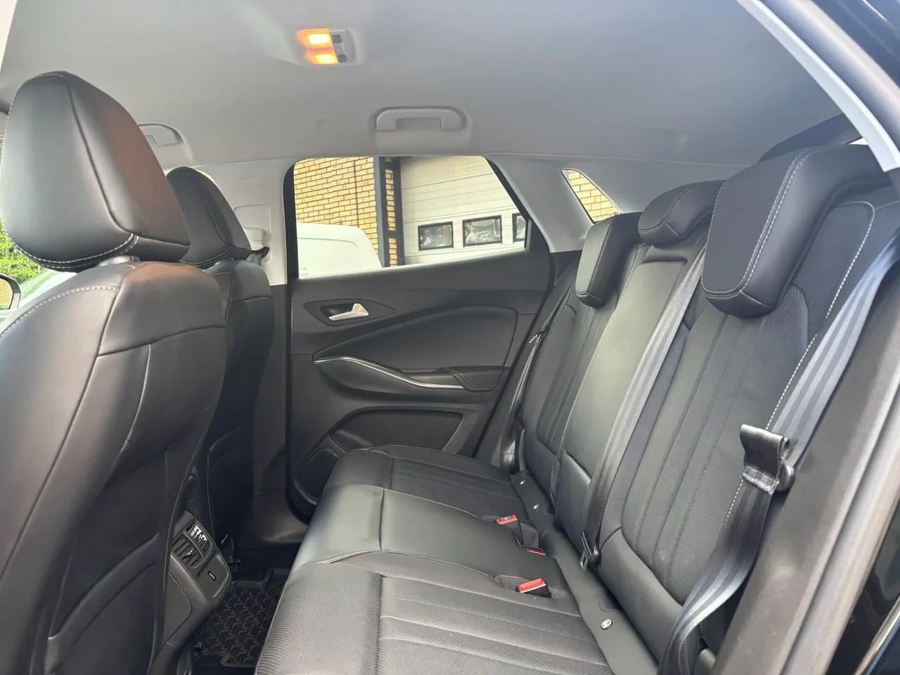 Vehicle image 20