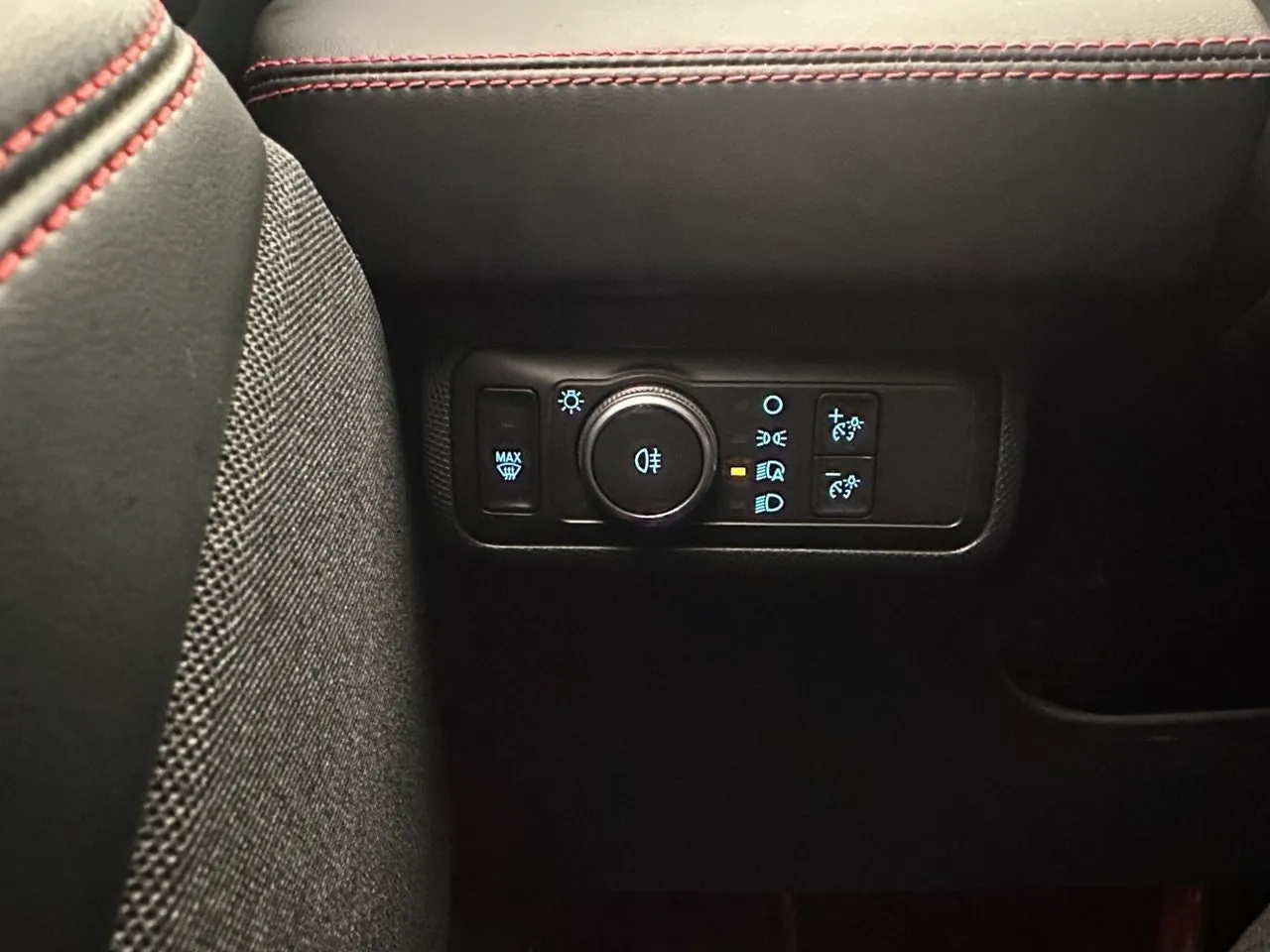 Vehicle image 32