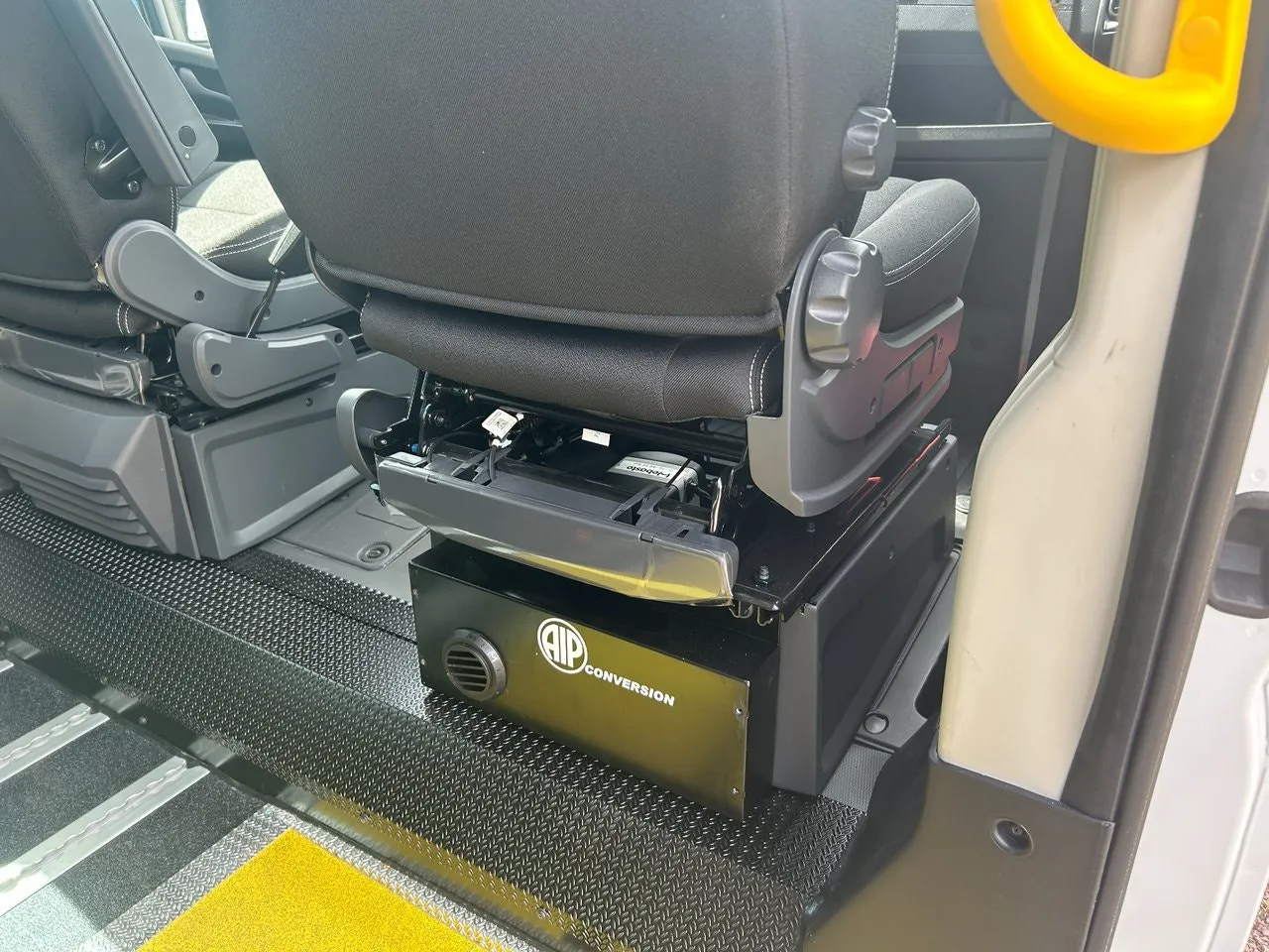 Vehicle image 18