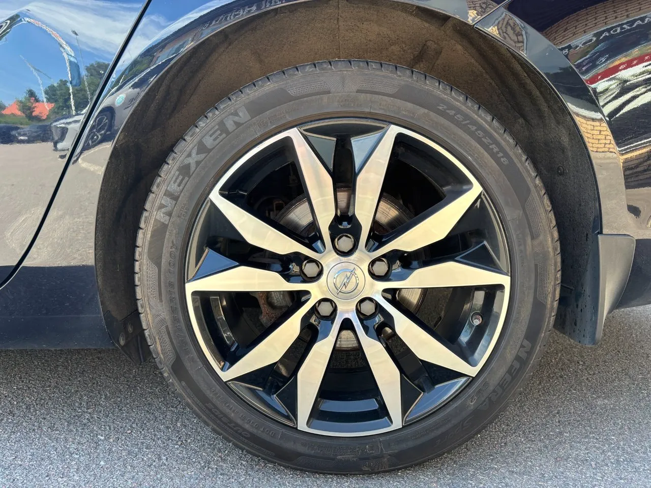 Vehicle image 8