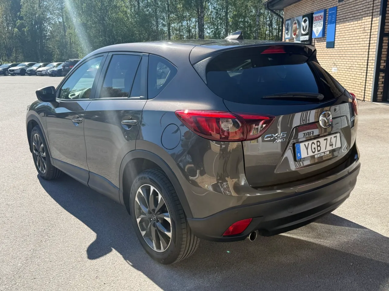 Vehicle image 4