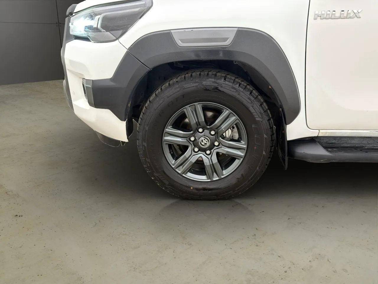 Vehicle image 30