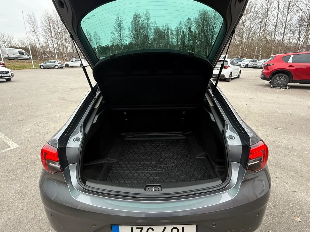 Vehicle image 8