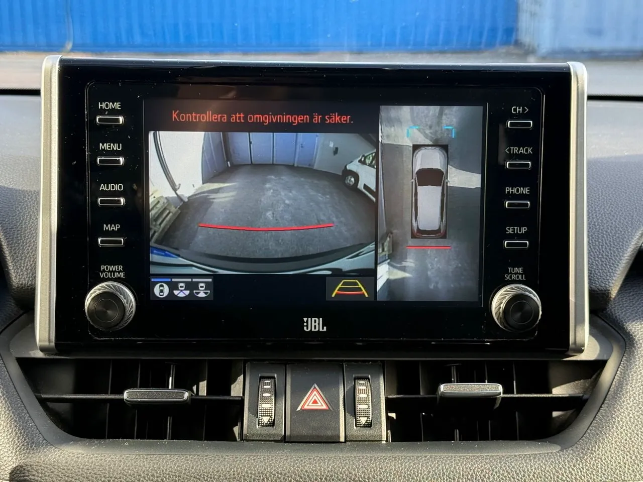 Vehicle image 22