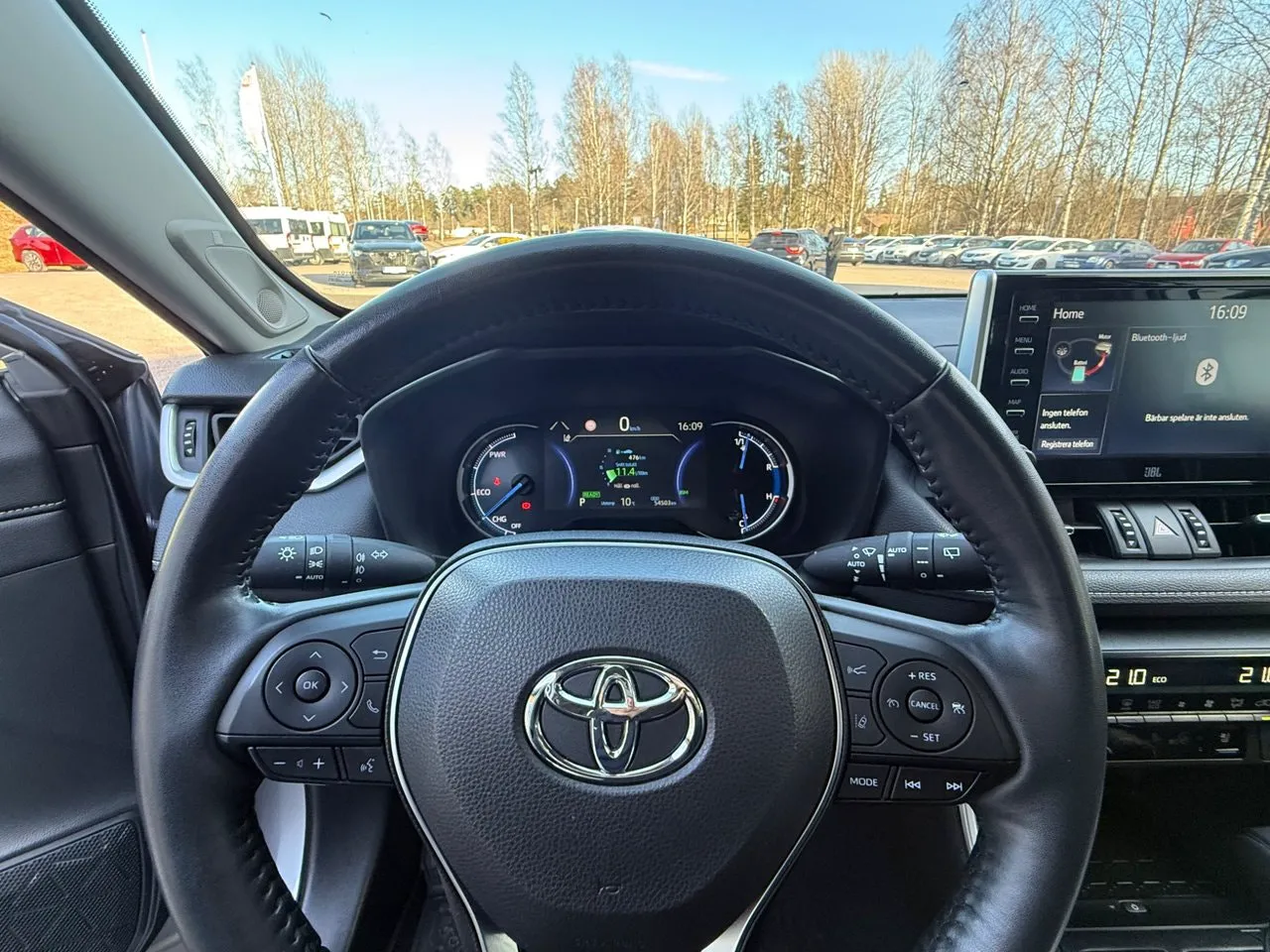Vehicle image 19