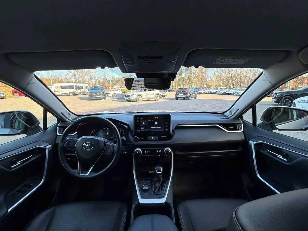 Vehicle image 14