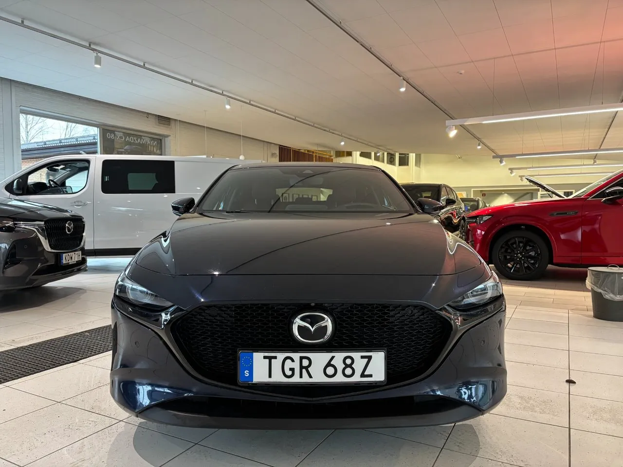 Vehicle image 6