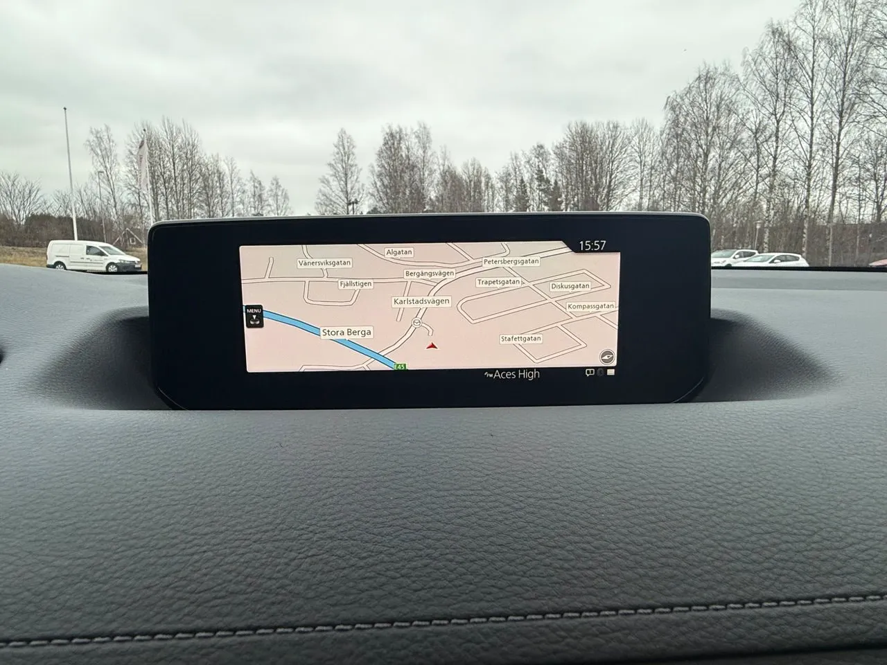 Vehicle image 16