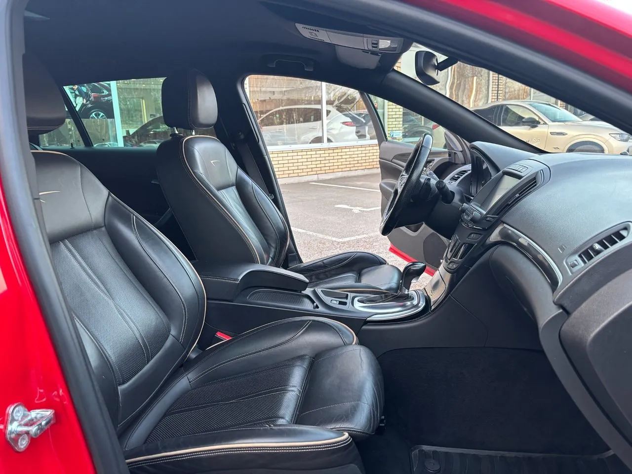 Vehicle image 14