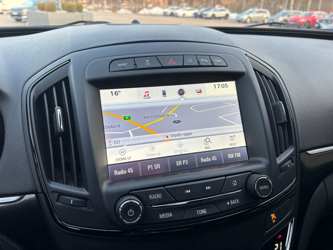 Vehicle image 17