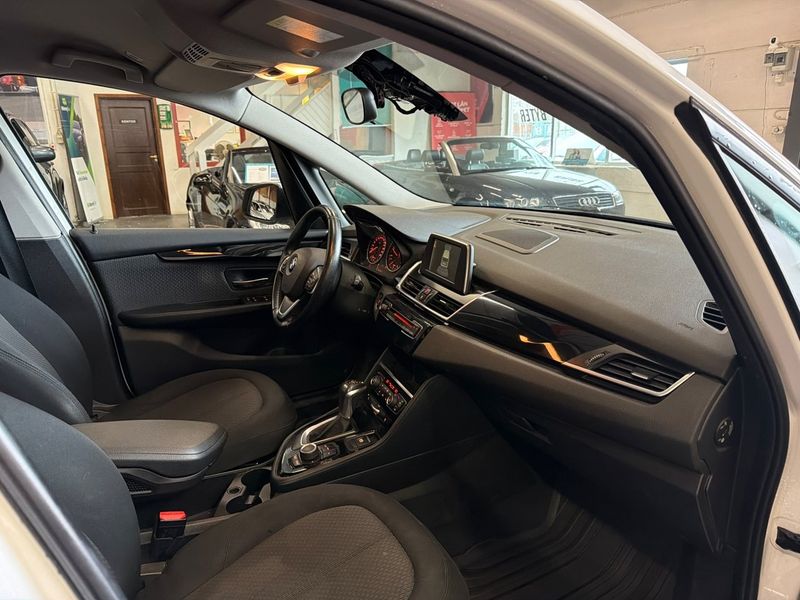 BMW 218 bild 9
