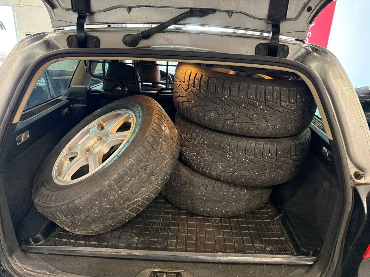 Vehicle image 11
