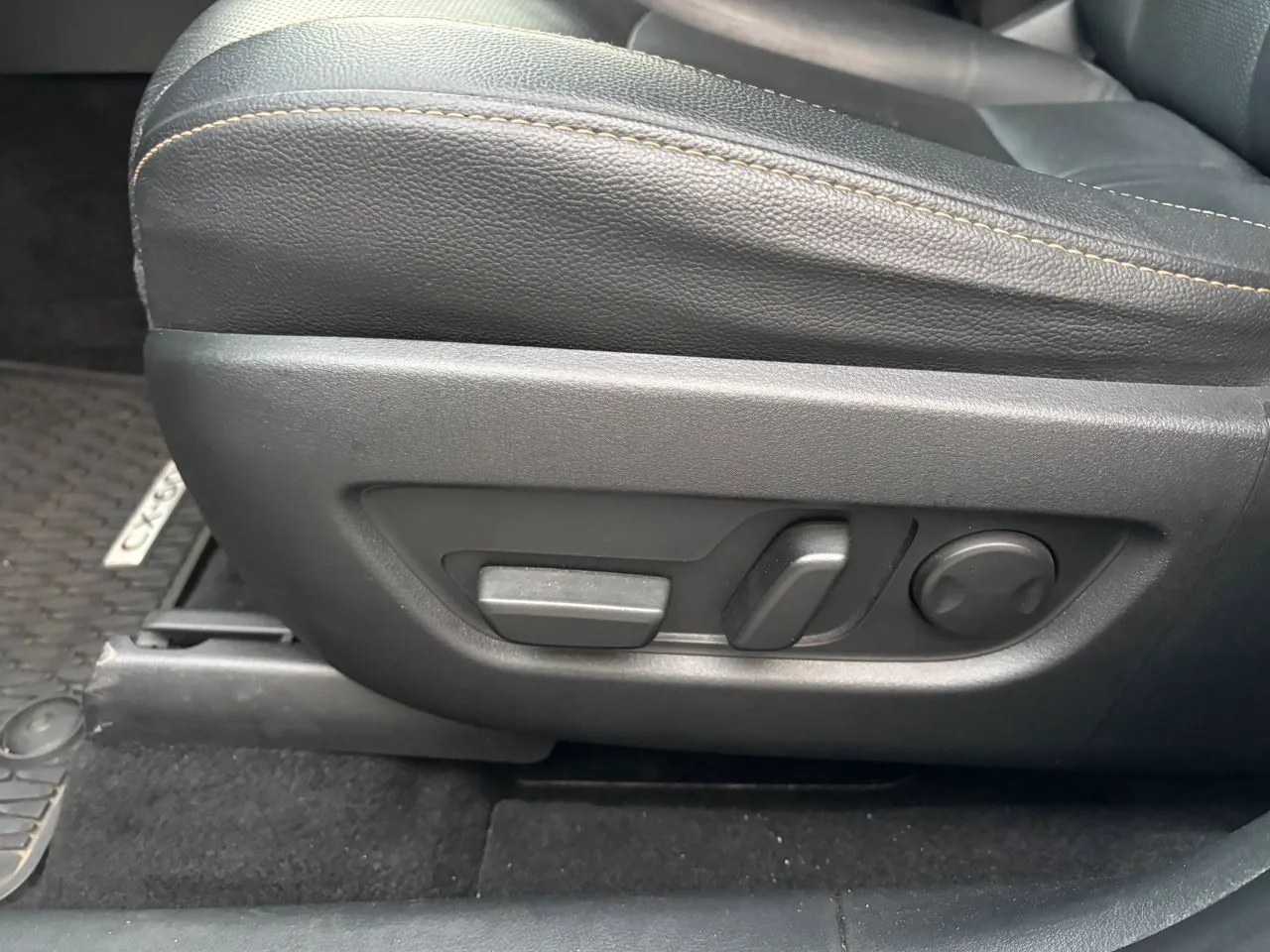 Vehicle image 21