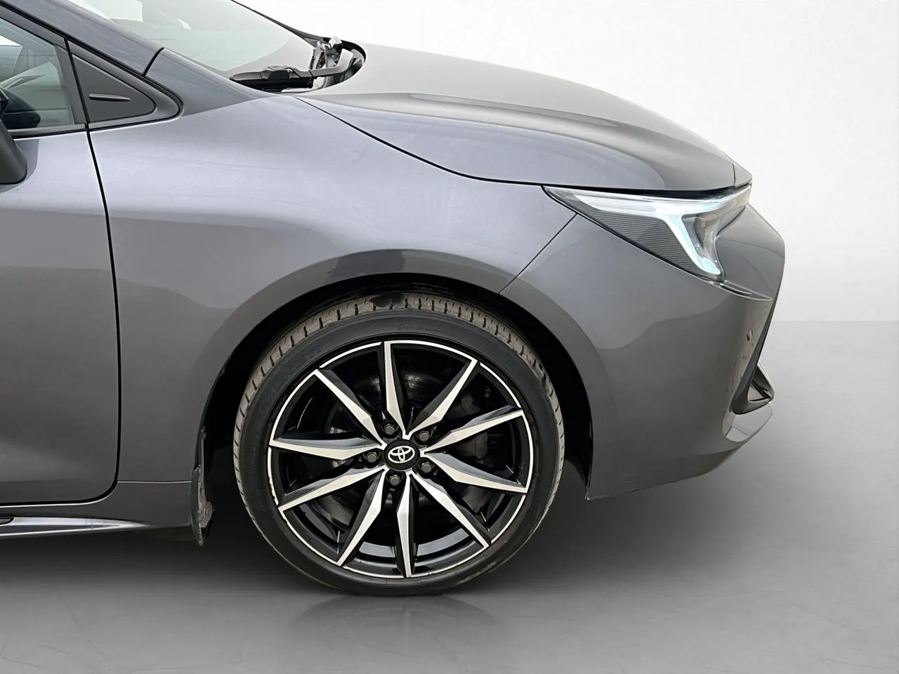 Vehicle image 30