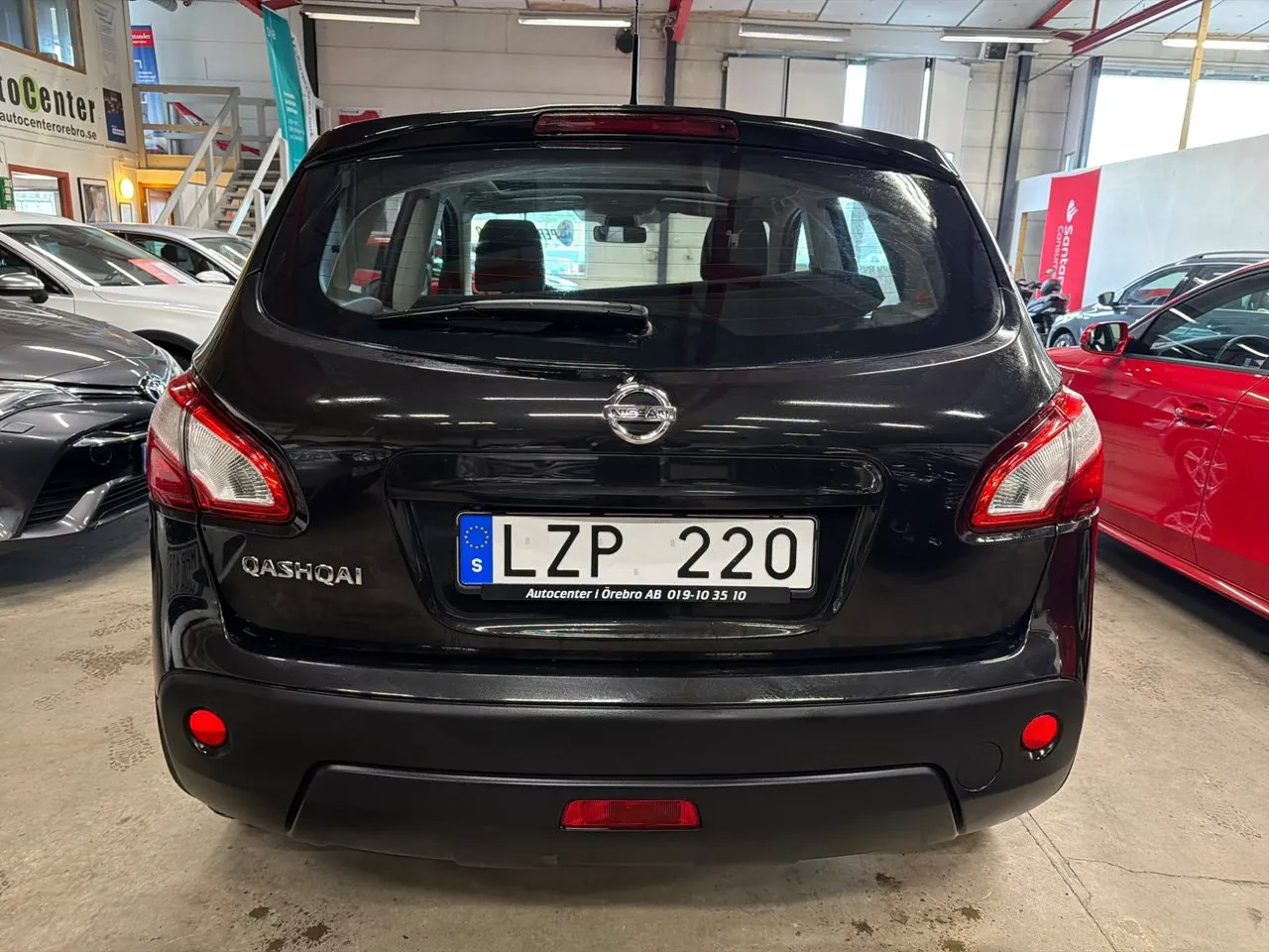 Vehicle image 4