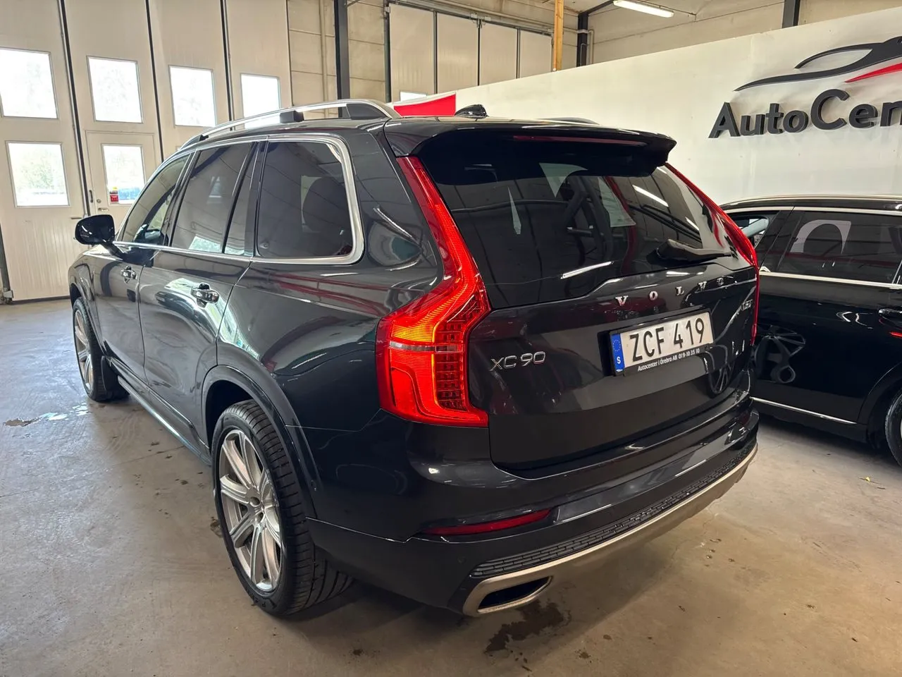 Vehicle image 6