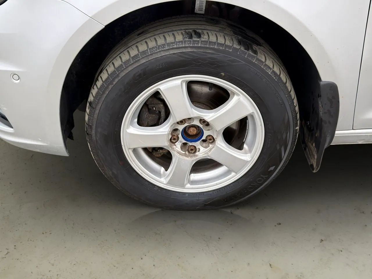 Vehicle image 28