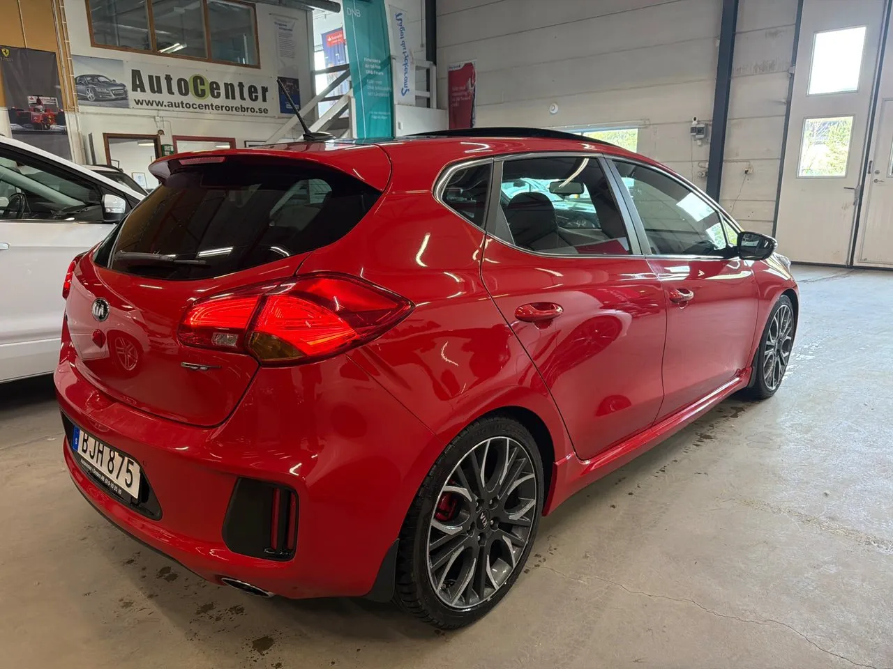 Vehicle image 6