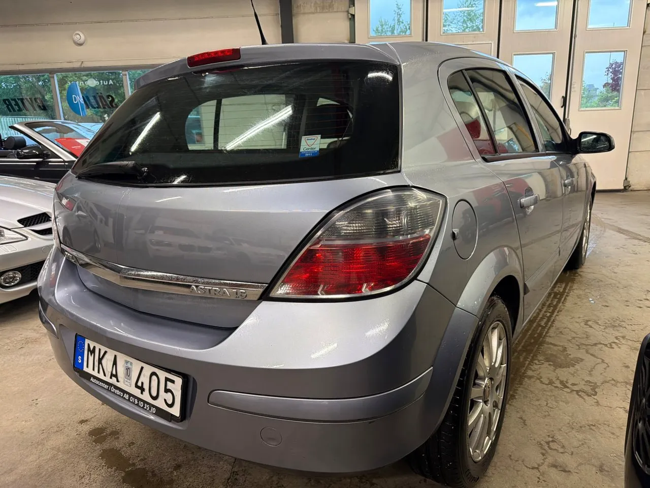 Vehicle image 6
