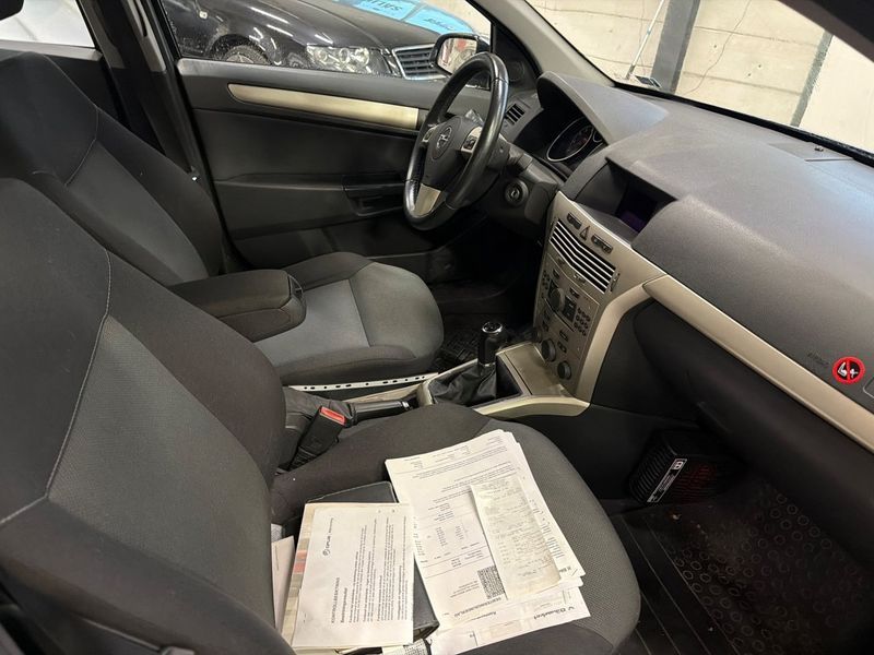 Opel Astra bild 8
