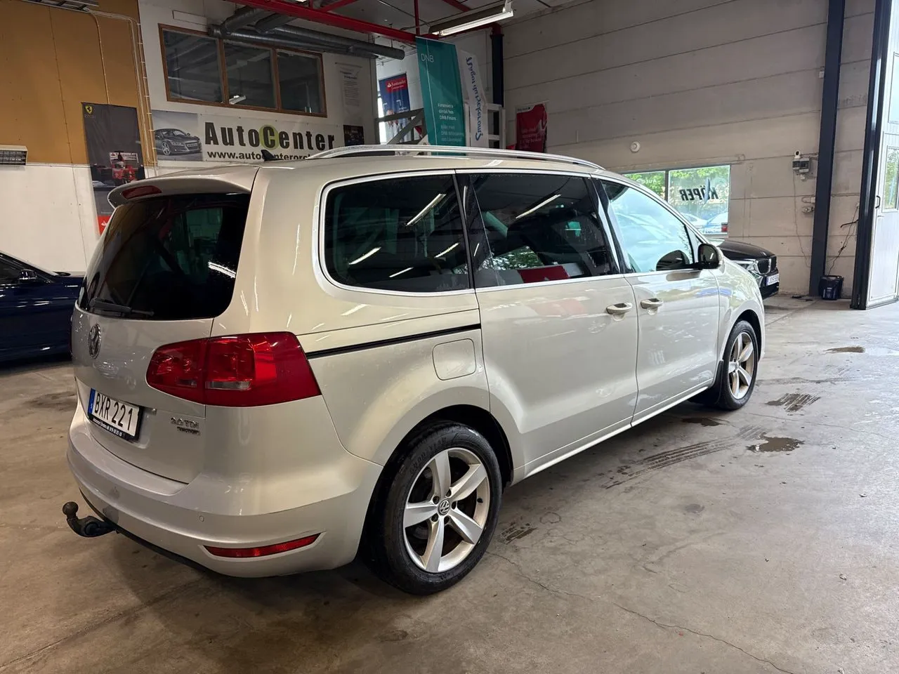 Vehicle image 6