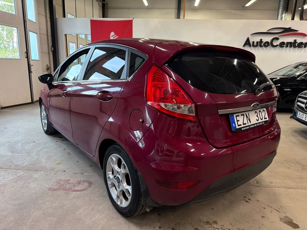 Vehicle image 6