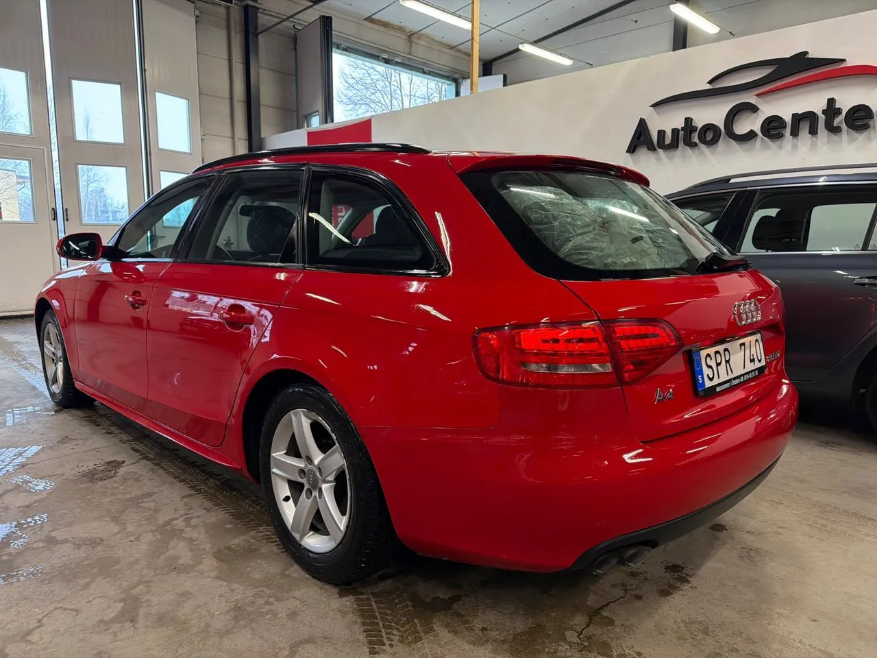 Vehicle image 4