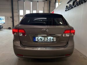 Toyota Avensis bild 4