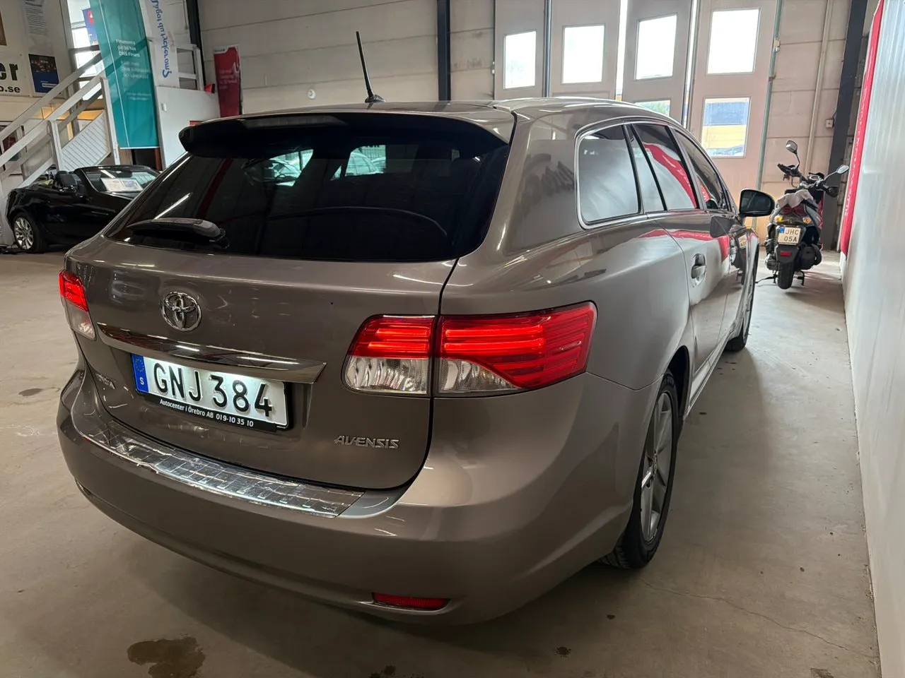 Vehicle image 4