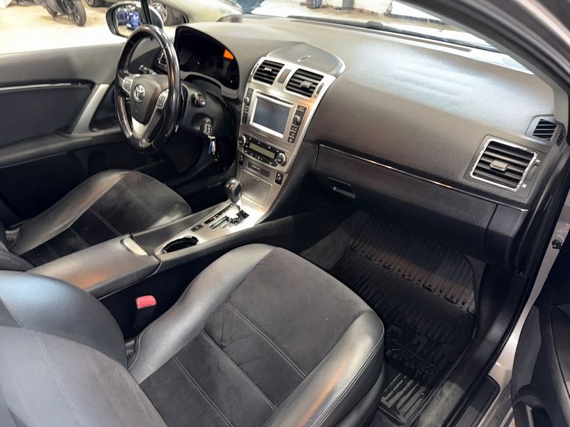 Toyota Avensis bild 10