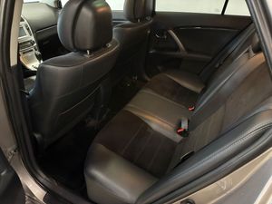 Toyota Avensis bild 9
