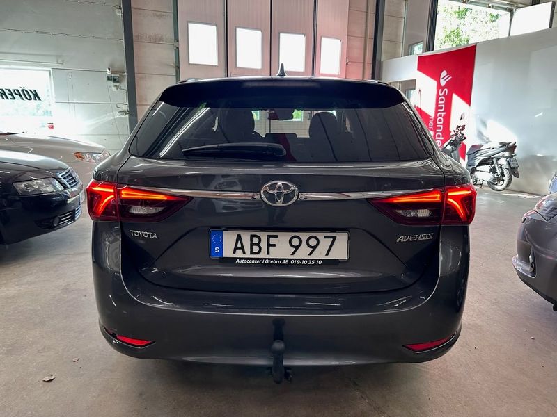 Toyota Avensis bild 5
