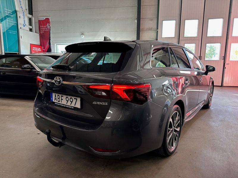 Toyota Avensis bild 4