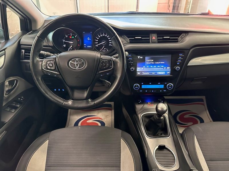Toyota Avensis bild 9