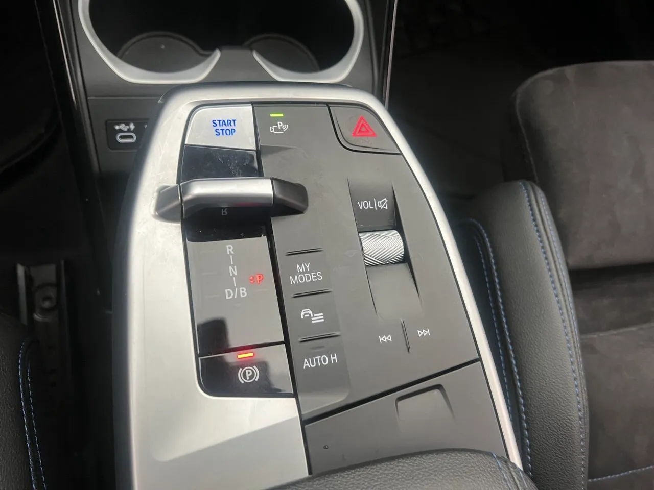 Vehicle image 22