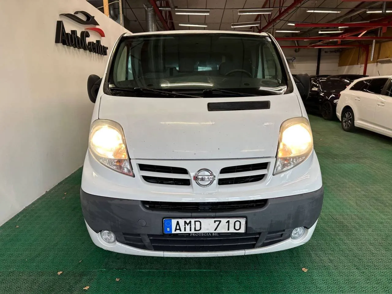 Vehicle image 6
