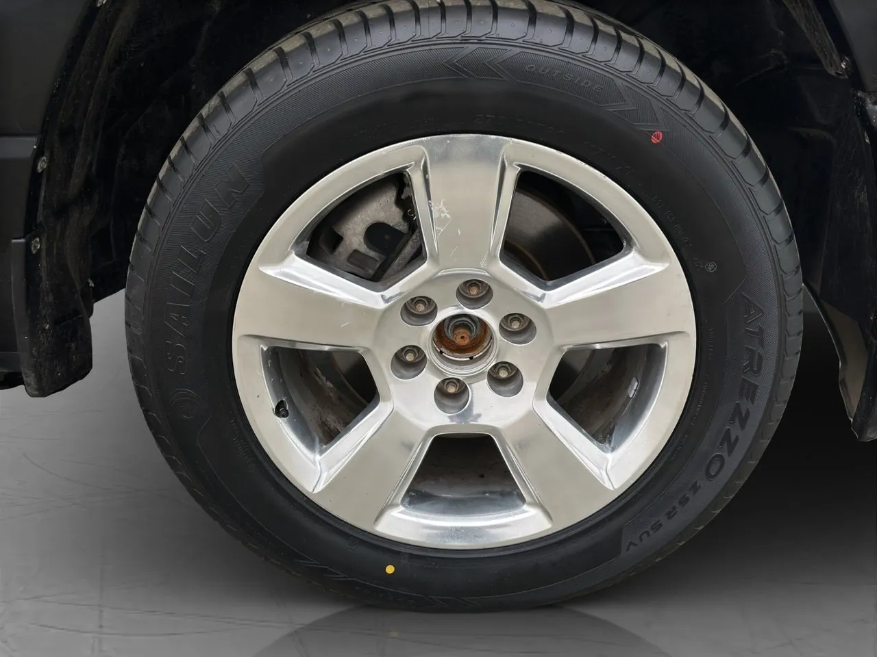 Vehicle image 32