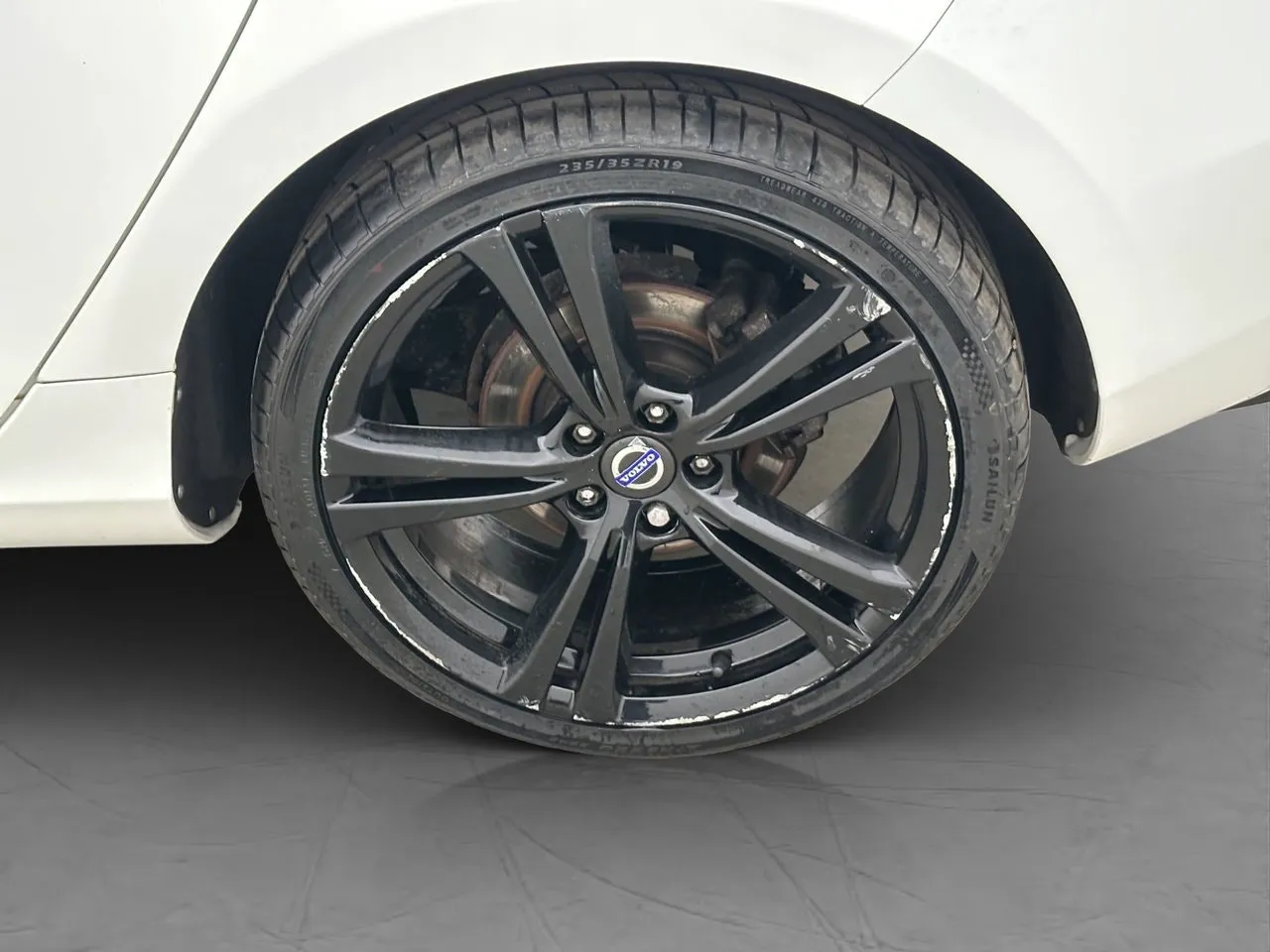 Vehicle image 24