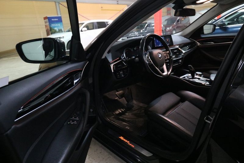 BMW 520 bild 8