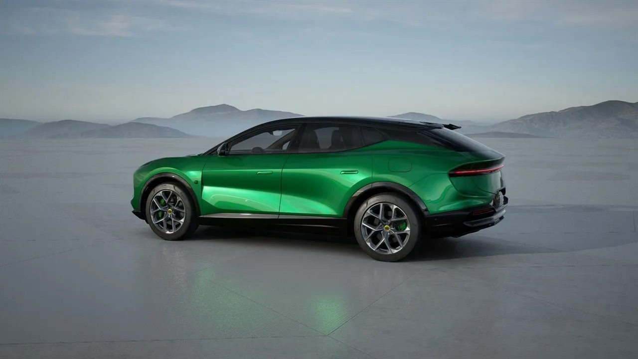 Vehicle image 4