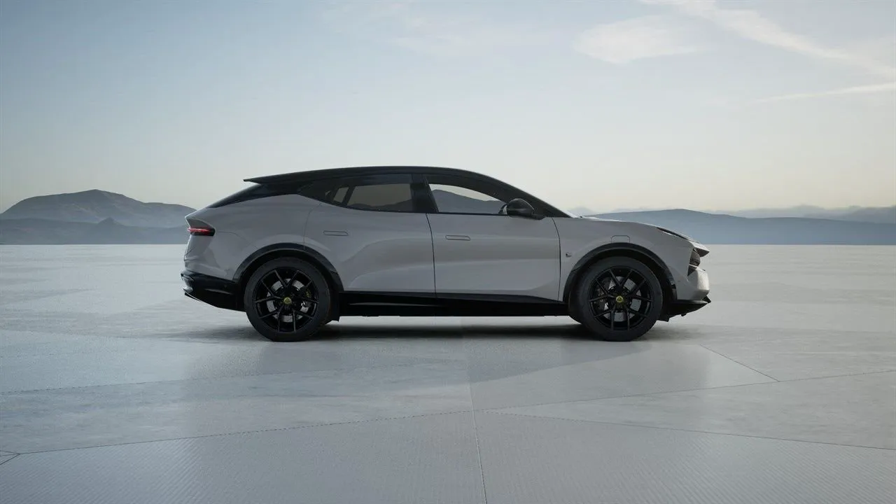 Vehicle image 4
