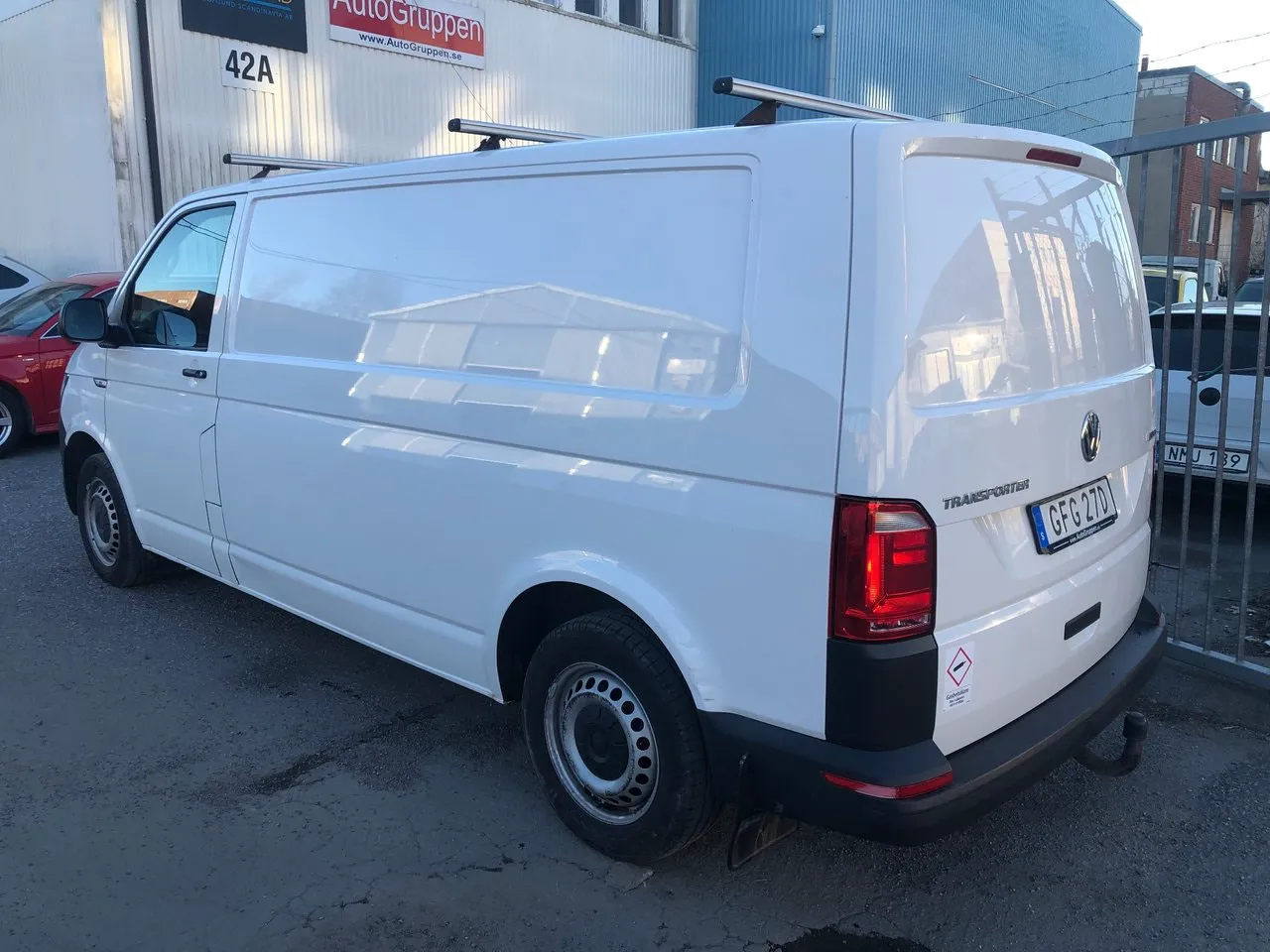 Vehicle image 4