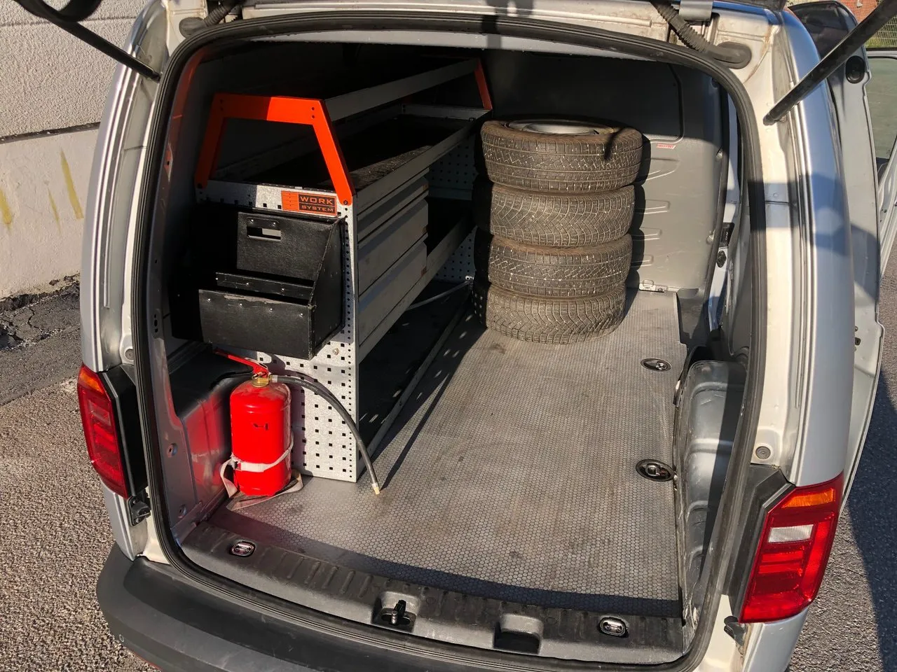Vehicle image 18