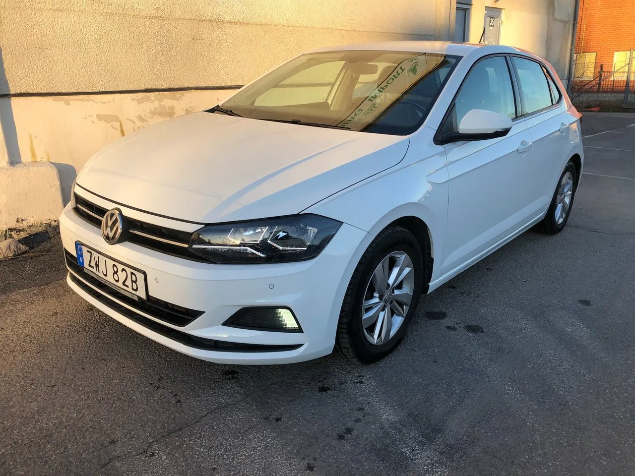 Vehicle image 6