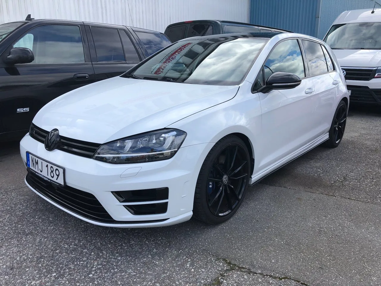 Vehicle image 7