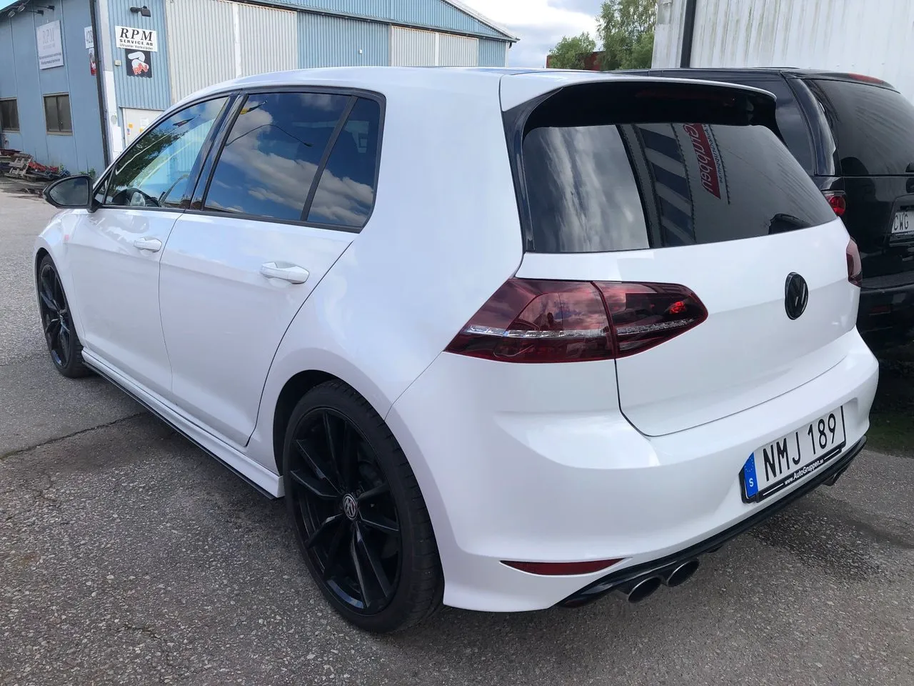 Vehicle image 6