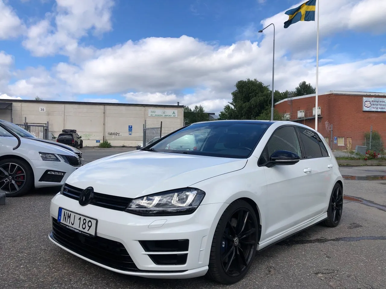 Vehicle image 1