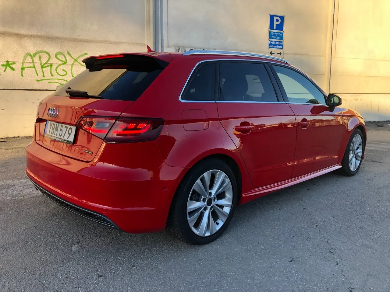 Vehicle image 20