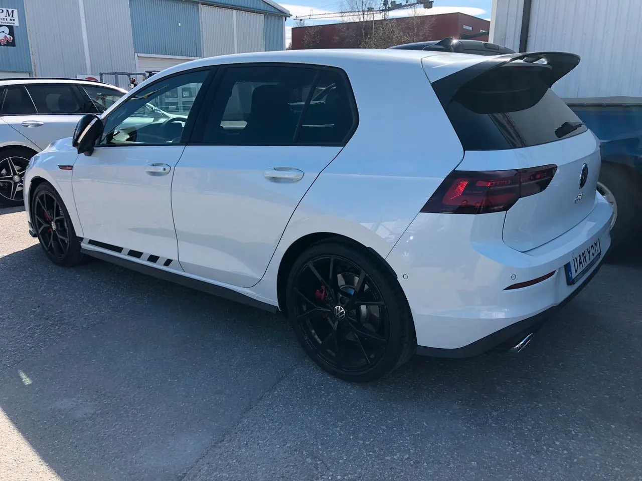 Vehicle image 11